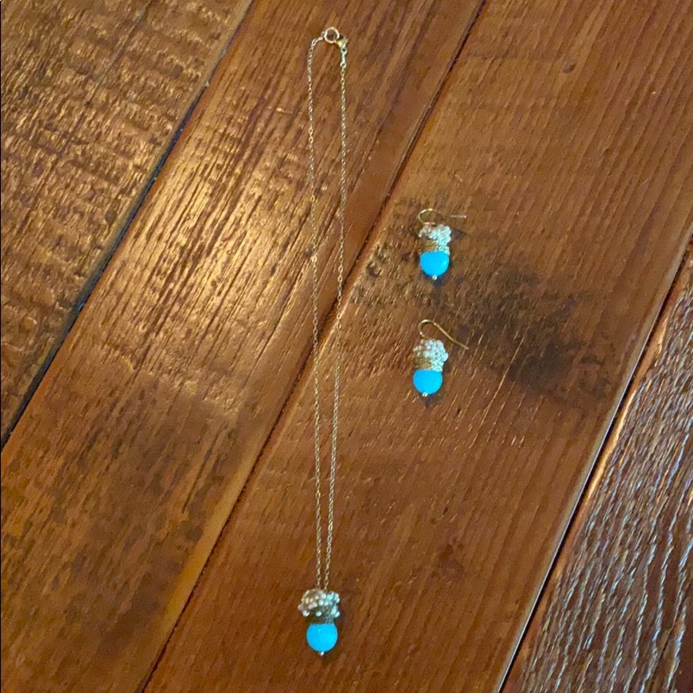 Aquamarine and pearl necklace and earring set